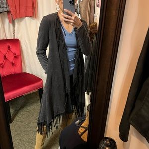 Gray marbled fringe sweater w/ pockets